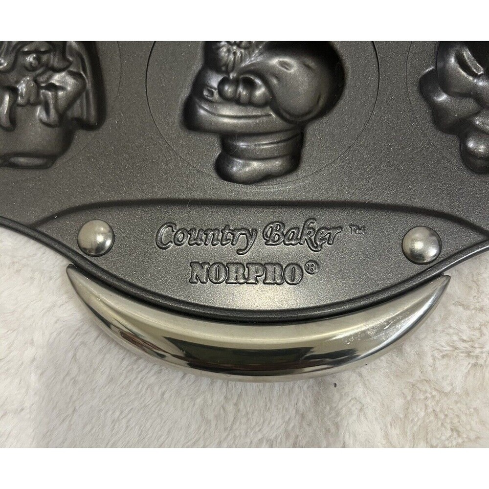 Norpro 12 Cavity Nonstick Christmas Cookie Cake Baking Candy Melting Sheet Pan - Picture 5 of 6